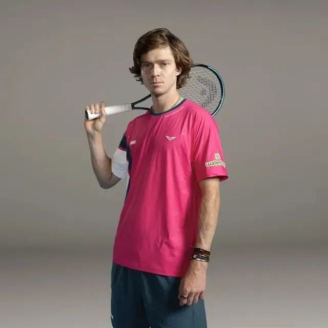 目前紧咬榜 目前紧咬榜