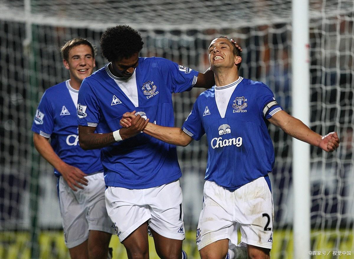 球员们通过 球员们通过